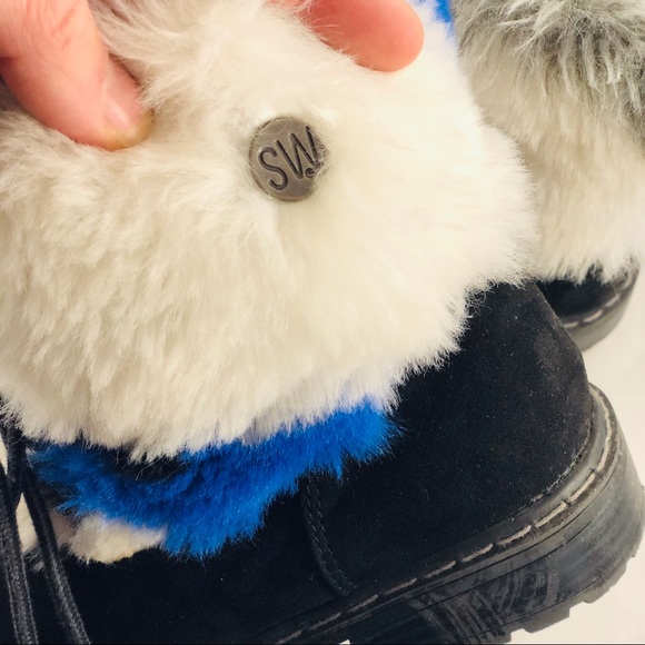 Stuart Weitzman Blue & White Furry Boots - Girls 1 - Picture 4 of 6